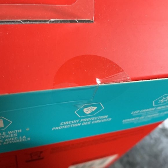 New sealed Bluehive 4-port Power Station - Picture 4 of 4